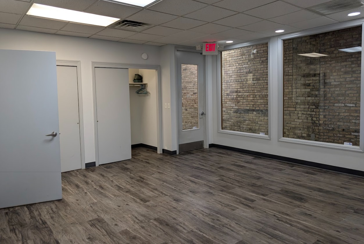 1549 S 38th St, Milwaukee, WI for lease Interior Photo- Image 1 of 4