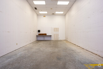 61101-61125 Airport Rd, Slidell, LA for lease Interior Photo- Image 2 of 4