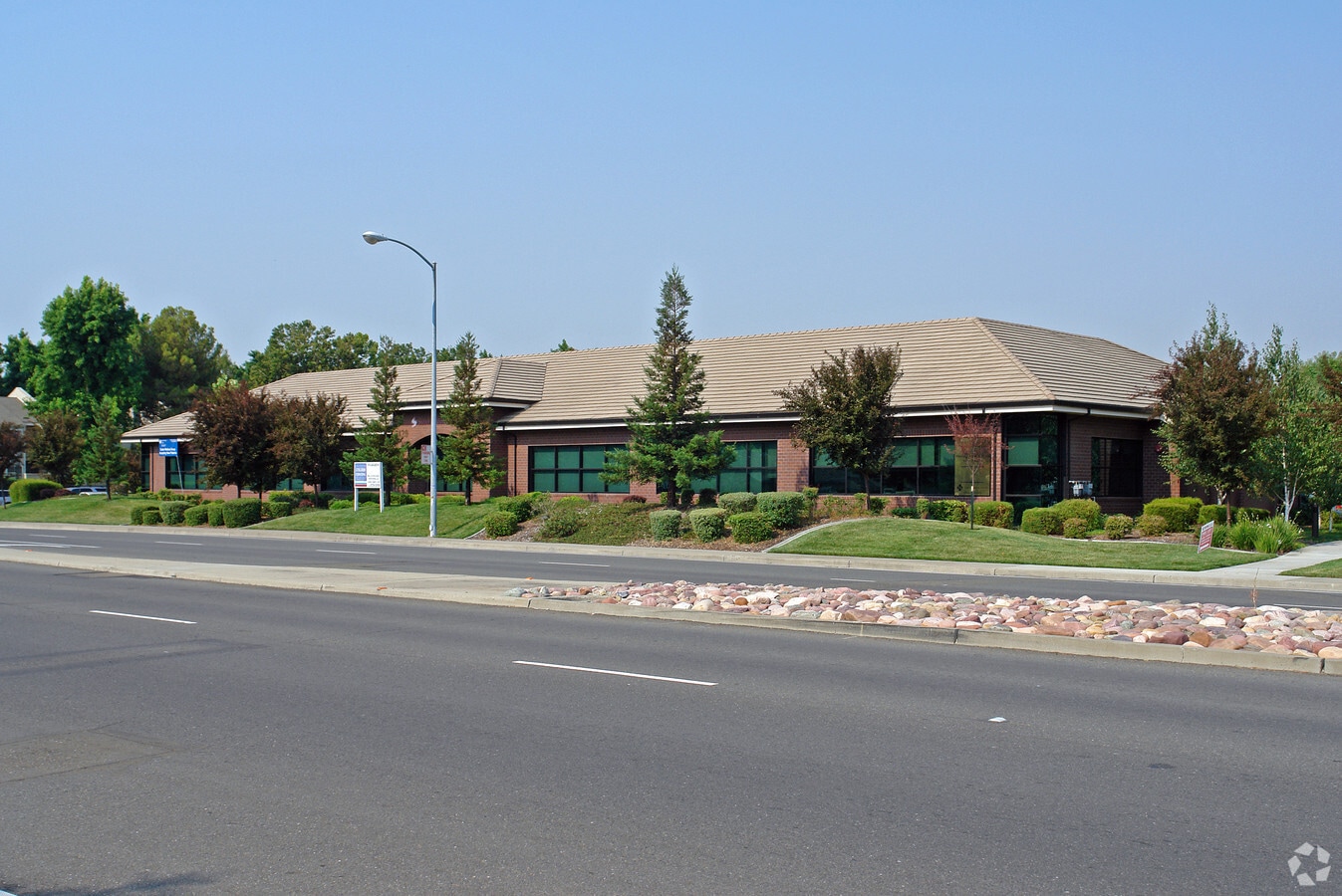 7420 Greenhaven Dr, Sacramento, CA 95831