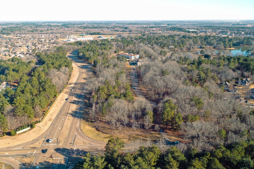 124 One Madison Plaza St, Madison, MS for sale - Building Photo - Image 1 of 11