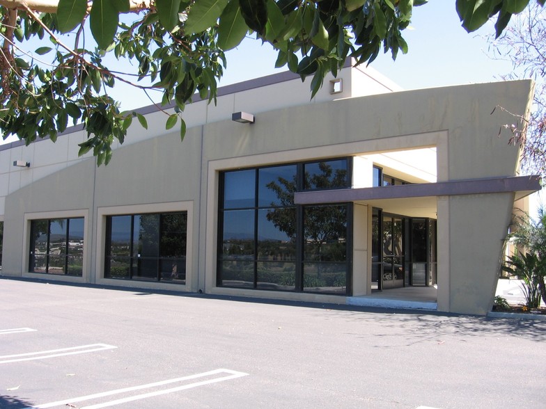 2746 Loker Ave W, Carlsbad, CA for lease - Building Photo - Image 1 of 6