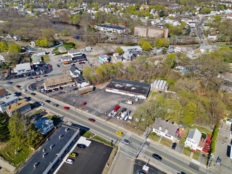 681 Killingly St, Johnston, RI for sale - Building Photo - Image 1 of 1