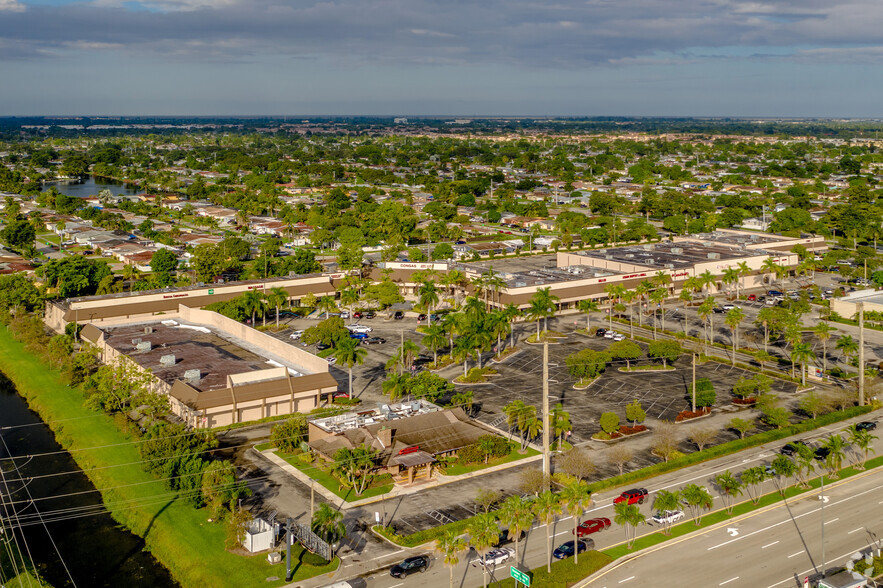 2019-2097 N University Dr, Sunrise, FL for lease - Building Photo - Image 1 of 13