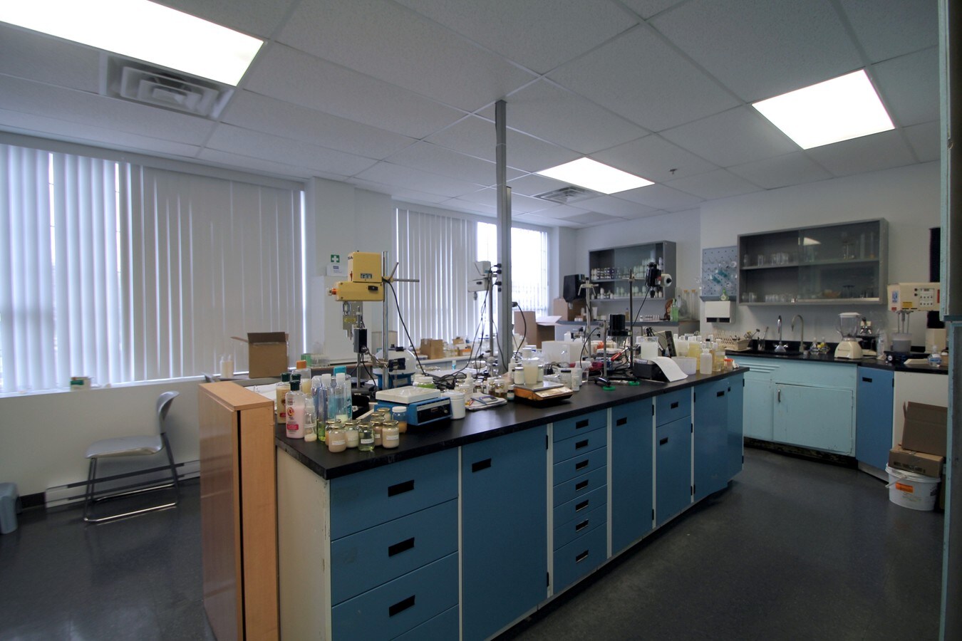 160 Boul Industriel, Boucherville, QC J4B 2X3