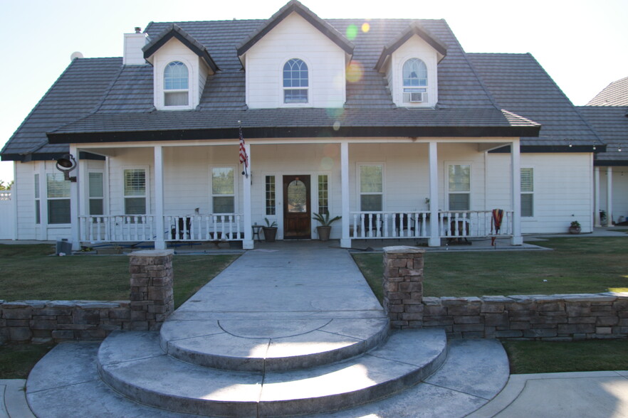 18045 Magnolia Ave, Shafter, CA for sale - Primary Photo - Image 3 of 13