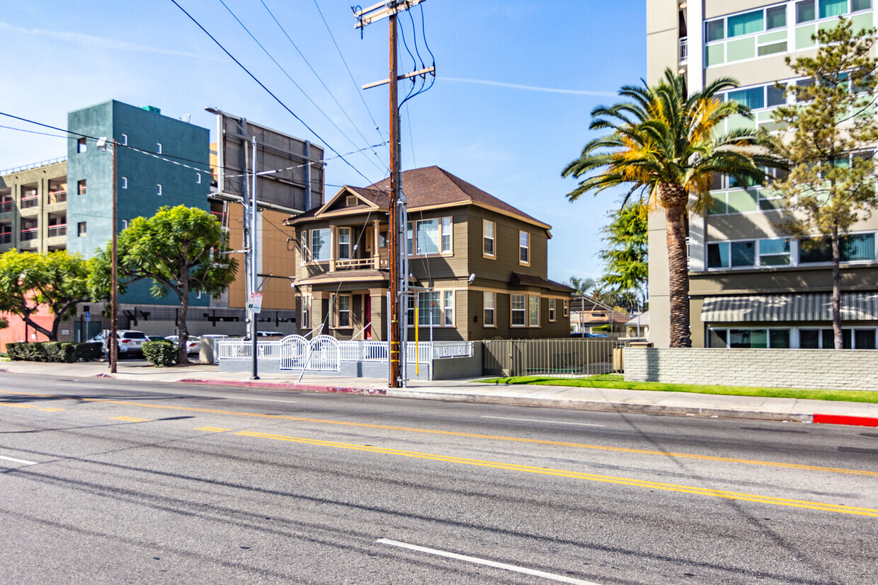 1217 S Vermont Ave, Los Angeles, CA for sale Primary Photo- Image 1 of 1