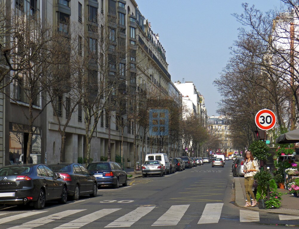 Retail in Paris for lease Building Photo- Image 1 of 3