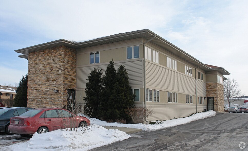 2809 Fish Hatchery Rd, Madison, WI 53713