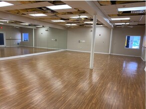 7324 Carroll Ave, Takoma Park, MD for lease Interior Photo- Image 1 of 5