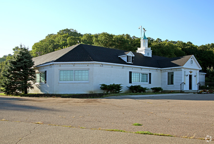 17365 Johnson Memorial Dr, Jordan, MN for sale - Primary Photo - Image 1 of 1