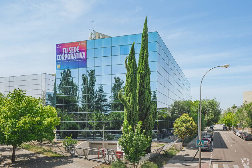 Calle Obenque, 4, Madrid, Madrid for lease - Primary Photo - Image 1 of 19