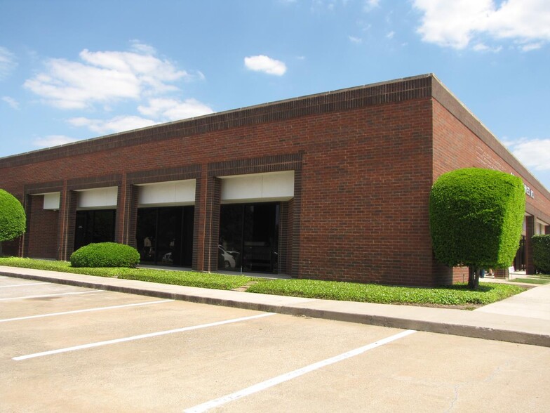 15900-15960 Midway Rd, Addison, TX for lease - Building Photo - Image 1 of 2