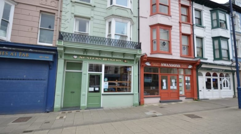 9 North Parade, Aberystwyth for lease - Primary Photo - Image 1 of 3