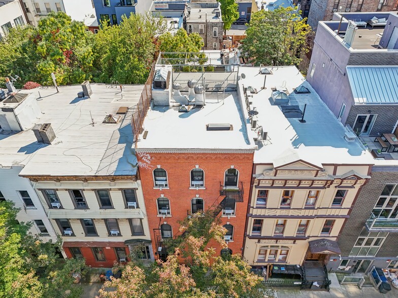 176 Meserole St, Brooklyn, NY for sale - Building Photo - Image 1 of 7