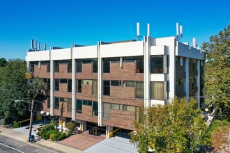 107 Northern Blvd, Great Neck, NY for lease Building Photo- Image 1 of 4