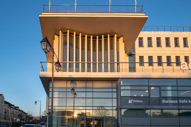 44 Rue Jean Mermoz, Maisons-Laffitte for lease - Building Photo - Image 2 of 16