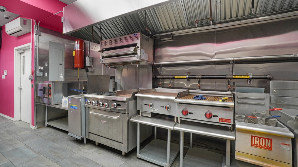 2195 Bergen St, Brooklyn, NY for sale - Building Photo - Image 3 of 13