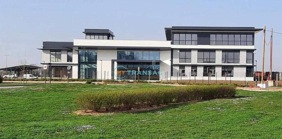 Flex in Varennes-Jarcy for sale - Building Photo - Image 3 of 7