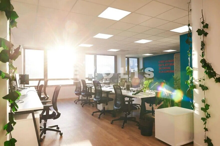 Office in Paris for lease - Building Photo - Image 3 of 9