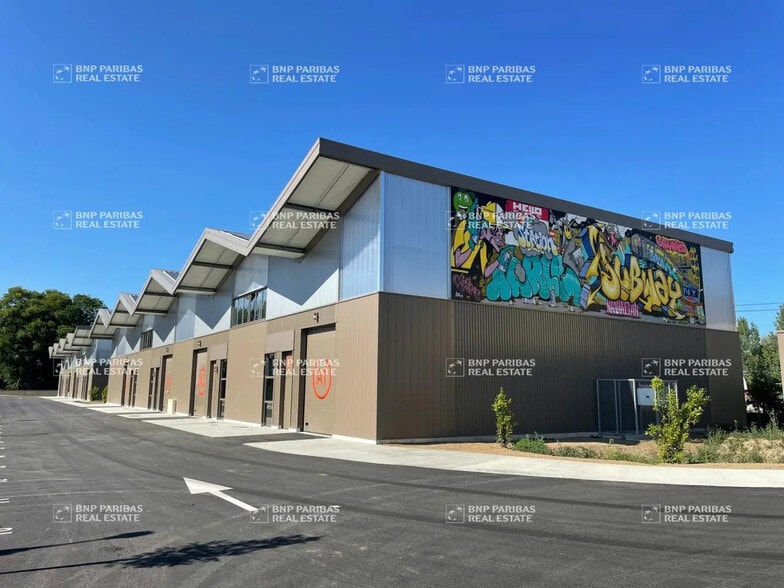 Office in Toulouse for lease - Building Photo - Image 1 of 27