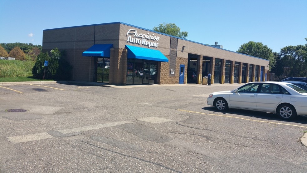 1165 N Geneva Ave N, Oakdale, MN for sale - Building Photo - Image 1 of 1