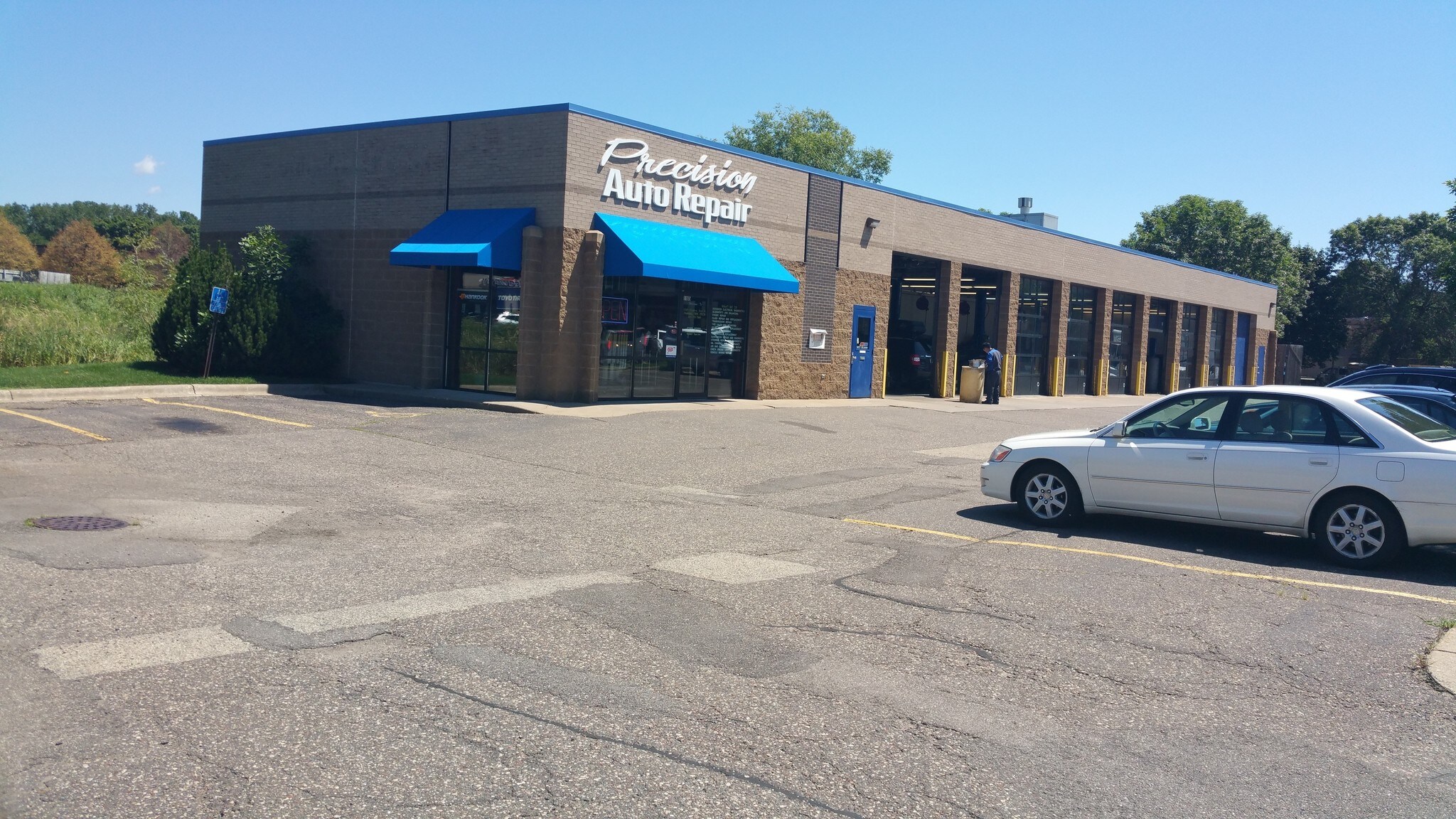 1165 N Geneva Ave N, Oakdale, MN for sale Building Photo- Image 1 of 1