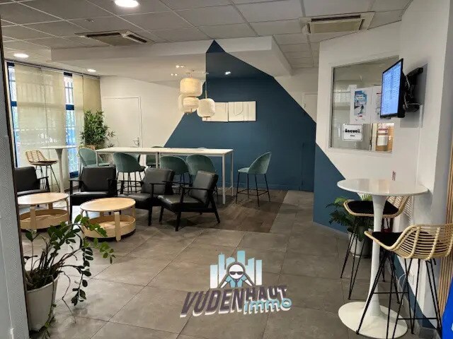 Office in Toulouse for sale - Lobby - Image 1 of 9
