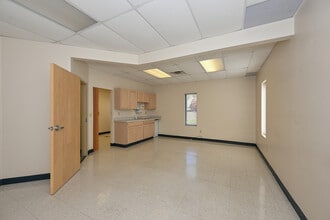 169 5th St SE, Barberton, OH for lease Building Photo- Image 2 of 10