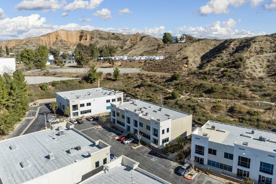 28536 Constellation Rd, Valencia, CA for sale - Building Photo - Image 3 of 13
