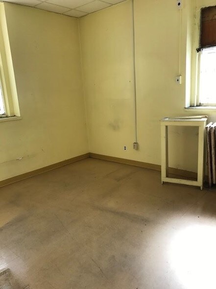 505 Rockaway Pky, Brooklyn, NY for sale - Building Photo - Image 1 of 1