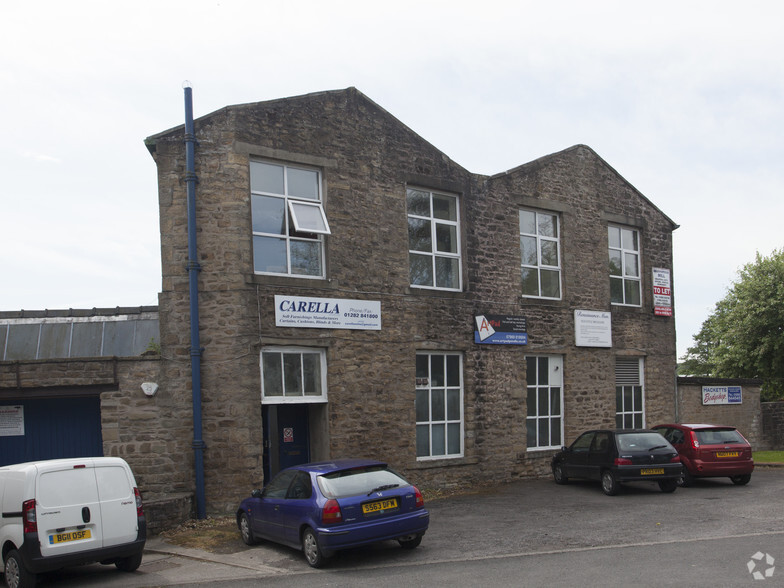 Colne Rd, Barnoldswick for lease - Primary Photo - Image 1 of 4