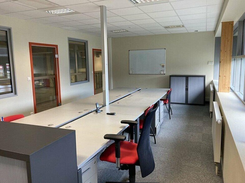 Industrial in Porcelette for sale - Interior Photo - Image 3 of 3