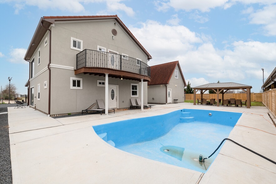 10867 Highway 36 S, Wallis, TX for sale - Building Photo - Image 3 of 13