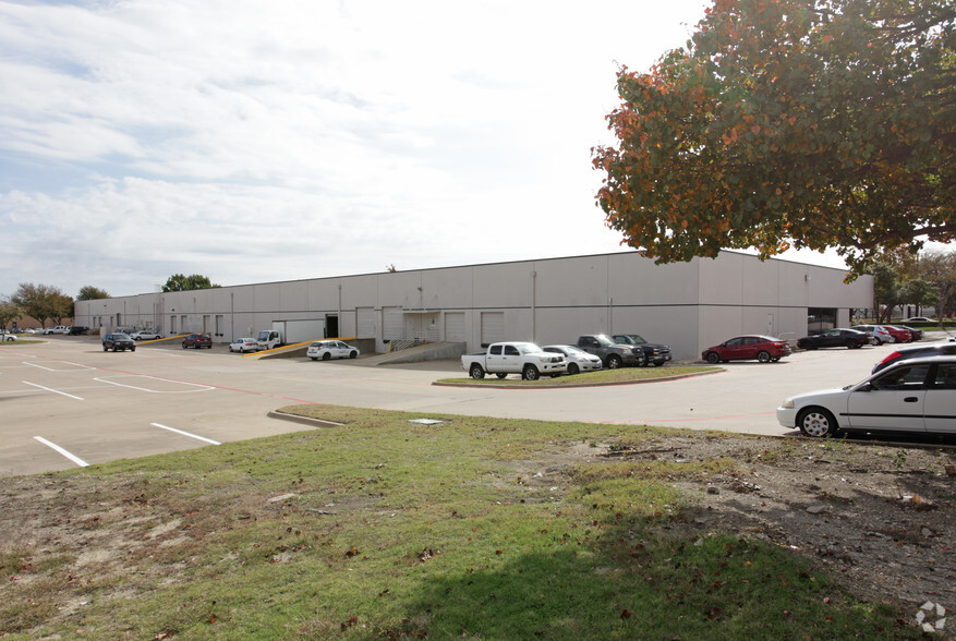 885 E Collins Blvd, Richardson, TX for lease - Building Photo - Image 3 of 4