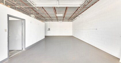 6020 Jessamine St, Houston, TX for lease Interior Photo- Image 2 of 3
