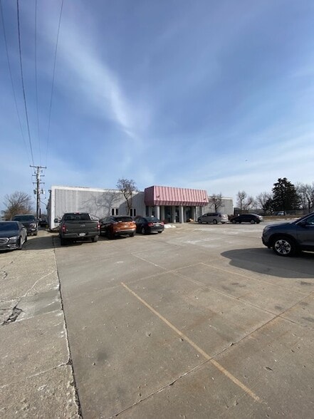 9840 S 27th St, Oak Creek, WI for lease - Primary Photo - Image 1 of 32