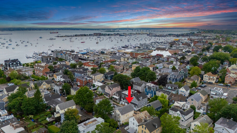 13 Dean Ave, Newport, RI for sale - Primary Photo - Image 2 of 39