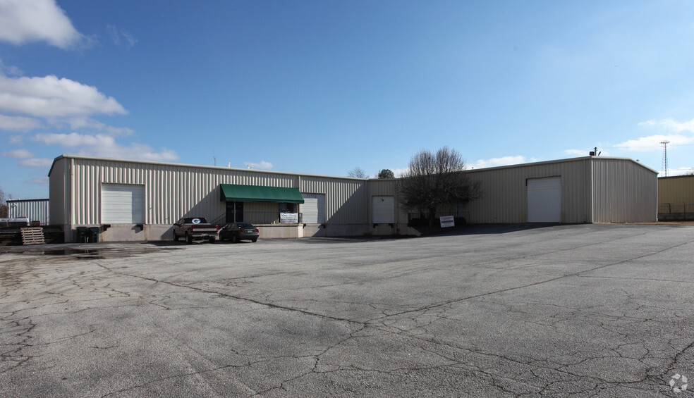 58k SF Value-Add Industrial Conyers, GA portfolio of 7 properties for sale on LoopNet.com - Primary Photo - Image 3 of 7