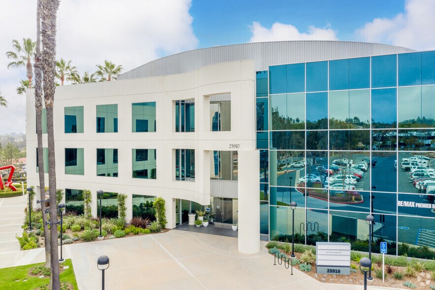 25950 Acero, Mission Viejo, CA for lease - Building Photo - Image 1 of 9