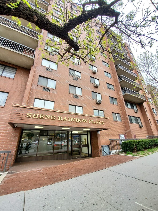 3625 Union St, Flushing, NY 11354