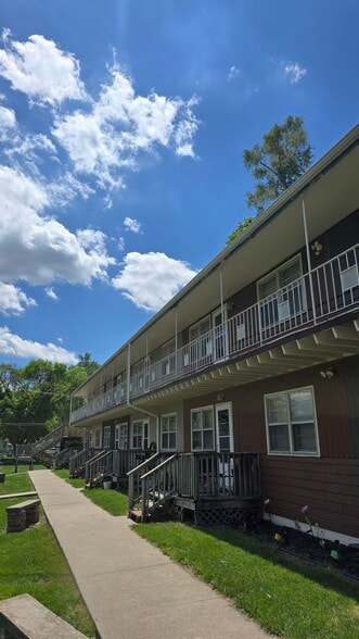 4430 Redman Ave, Omaha, NE for sale - Building Photo - Image 2 of 7