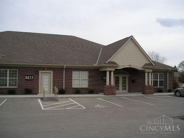 8833 Chapel Square Dr, Cincinnati, OH for sale - Building Photo - Image 3 of 21