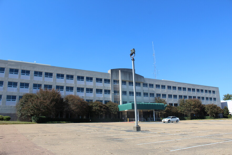 1111 N Frontage Rd, Vicksburg, MS for sale - Building Photo - Image 3 of 16