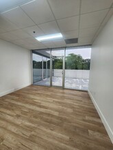 1400 E Newport Center Dr, Deerfield Beach, FL for lease Interior Photo- Image 2 of 6