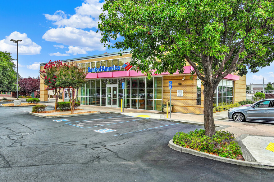 5117 Business Center Dr, Fairfield, CA for lease - Building Photo - Image 2 of 9