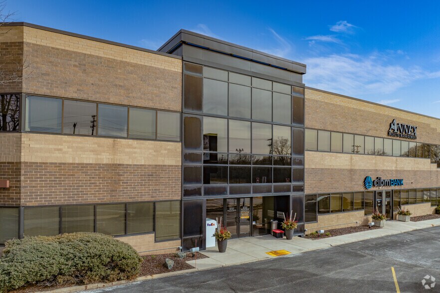 12700 W Bluemound Rd, Elm Grove, WI 53122 Annex Wealth Center