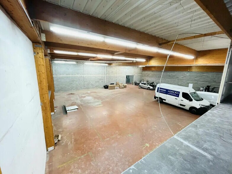 Flex in Harfleur for lease - Interior Photo - Image 3 of 5