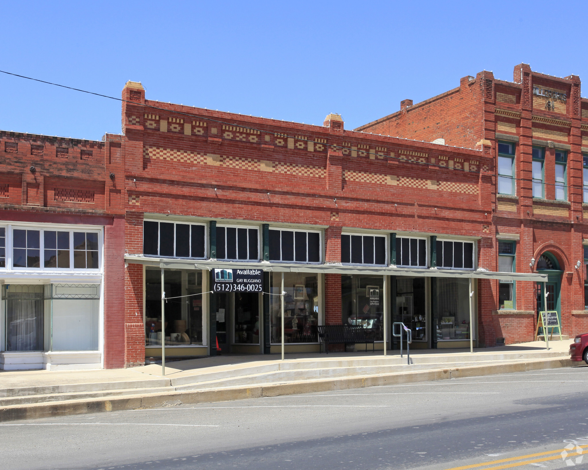 30-32 N Main St, Elgin, TX for sale Primary Photo- Image 1 of 1