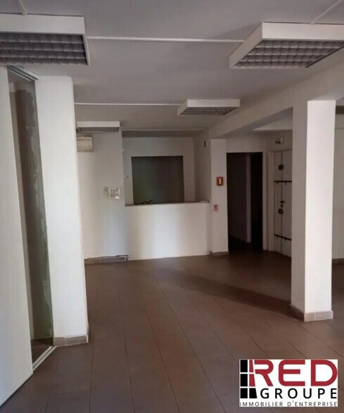Office in Aix-en-Provence for sale - Building Photo - Image 3 of 5