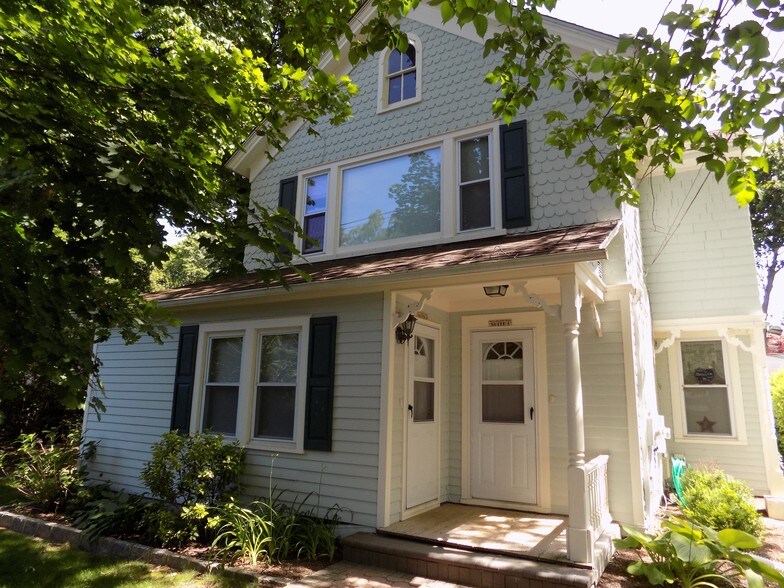 100 N Country Rd, Miller Place, NY 11764